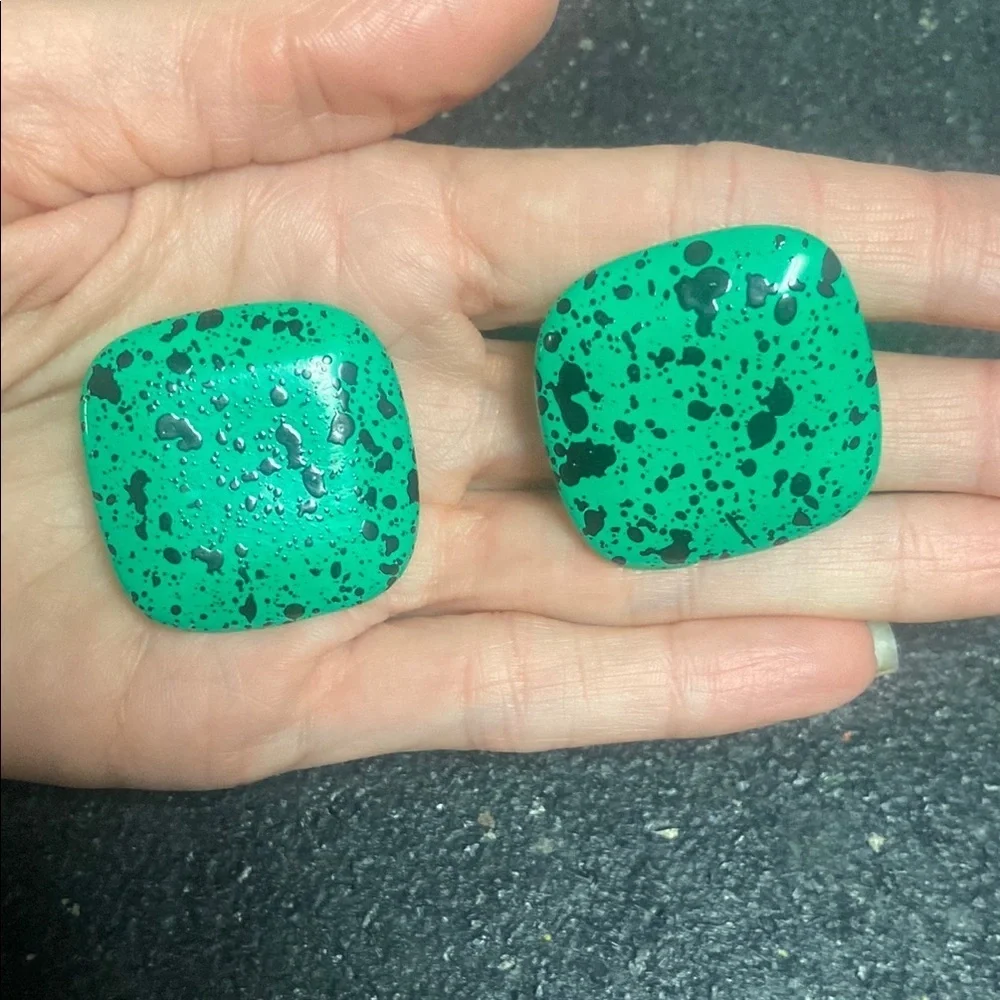 80s Vintage Green & Black Speckled Earrings